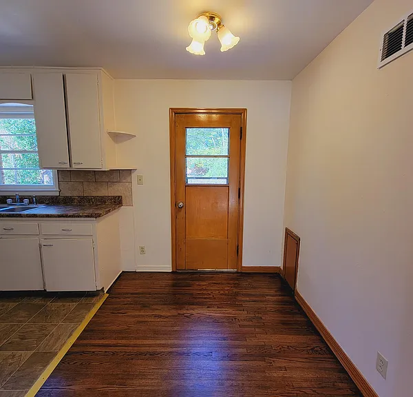 649 S Mission Rd — Photo 6
