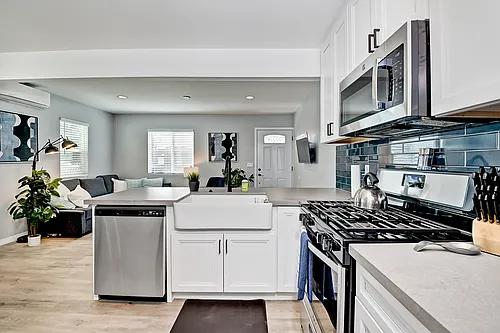 6840-42 Tower St #6842 Photo 1