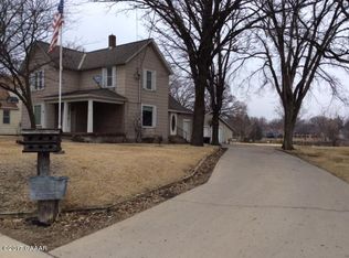 23 E Riverside Ave, Melrose, MN 56352