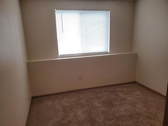 4th image of 663 Faidley Ct