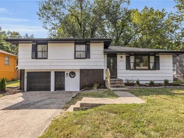 8604 Ford Ave, Raytown, MO 64138