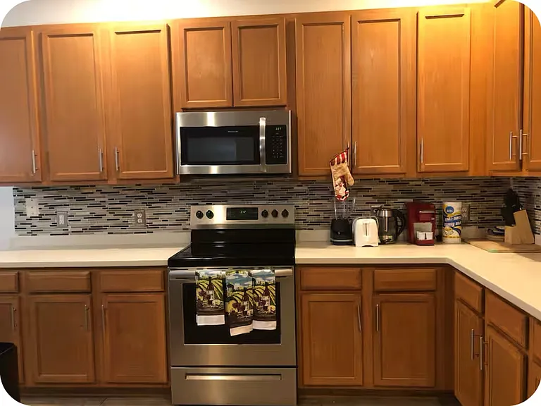 1067 Berkeley Dr — Photo 10