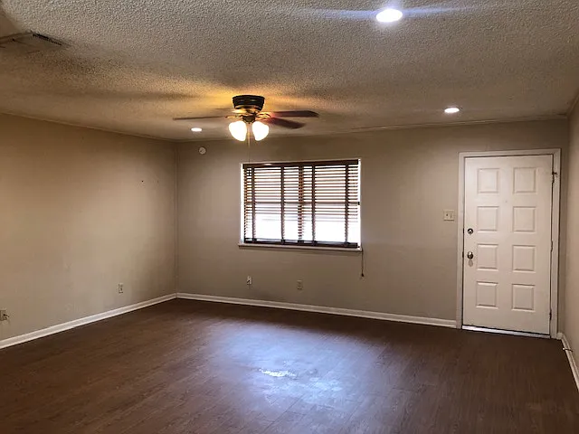 3 bed, 1176 sqft, $1,650 — Photo 4