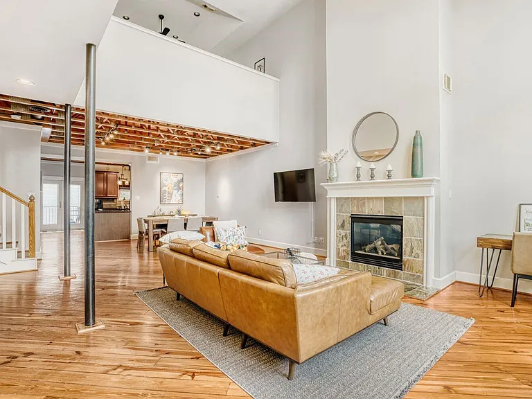 903 Hartman St — Photo 1