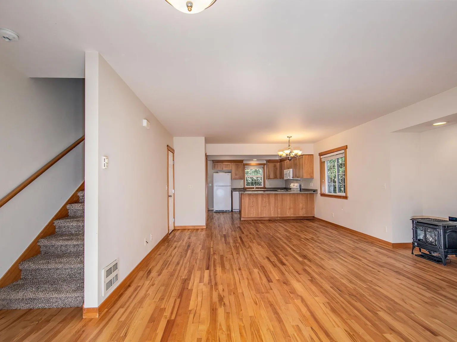 2 bed, 2.5 bath, 1254 sqft, $2,995 — Photo 4