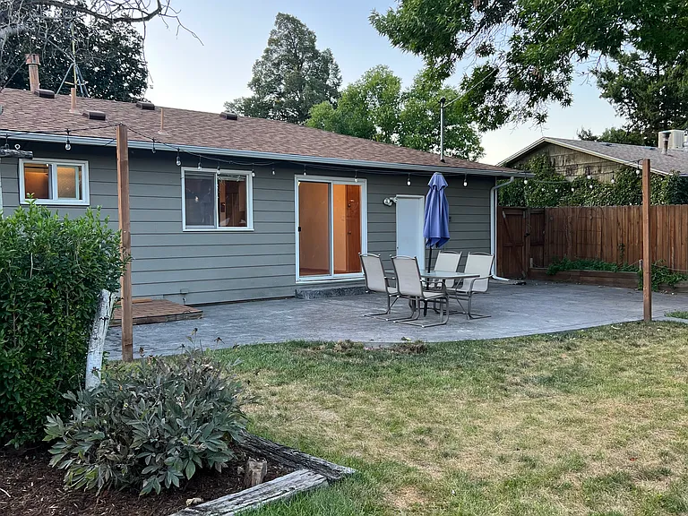 906 Paloverde Dr — Photo 16