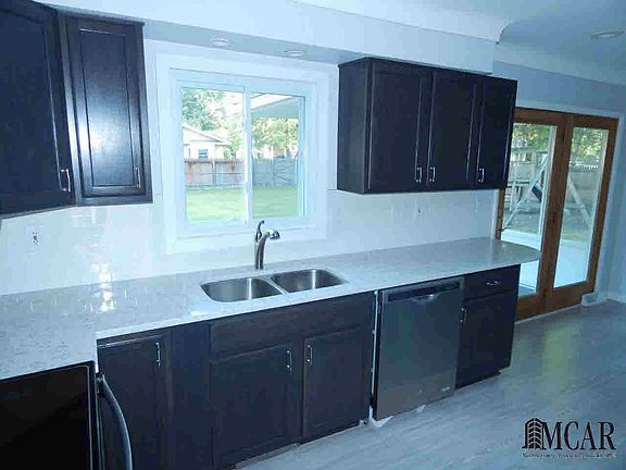 5th image of 1232 Oakmont Dr