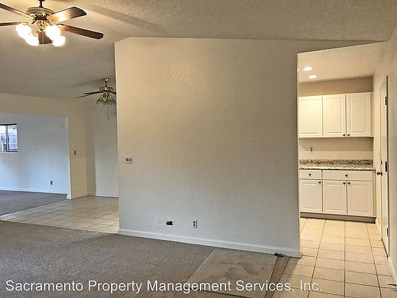 3rd image of 15 Don Merlino Ct