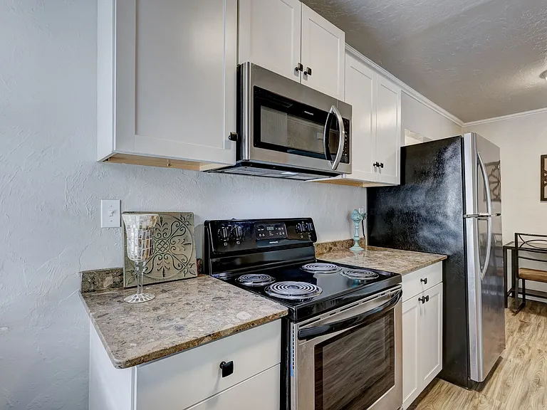 1201 NW 31st St. — Photo 6