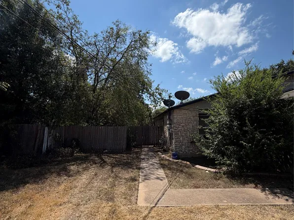 704 Osage Dr APT A, Leander, TX 78641