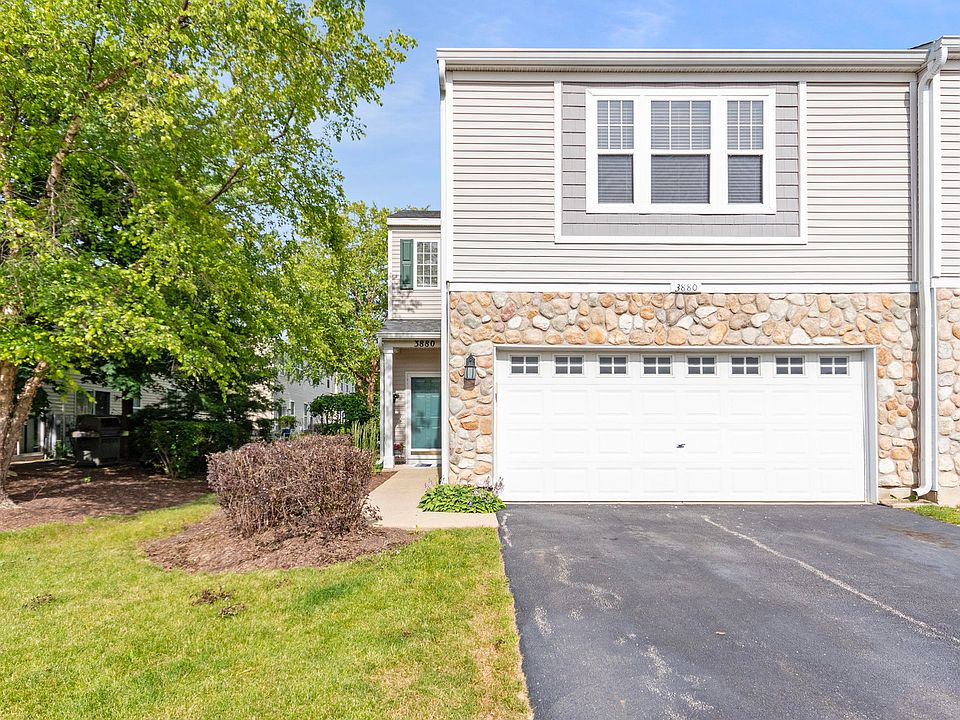 1st image of 3880 Blackstone Dr
