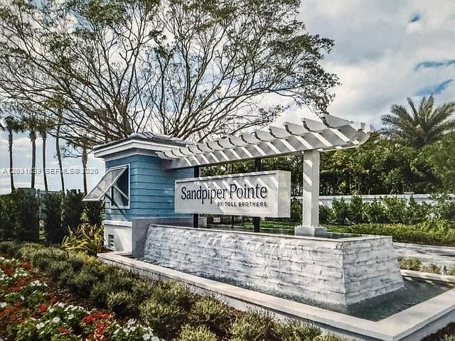 1st image of 581 Sanderling Cir #581