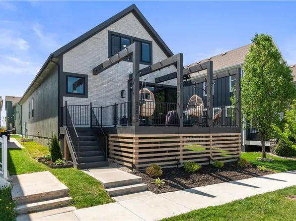 23513 E 11th St S, Independence, MO 64056