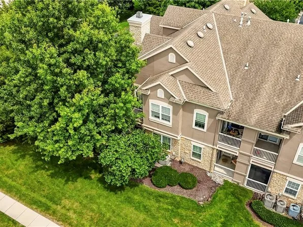 15900 Granada St APT 110, Overland Park, KS 66085
