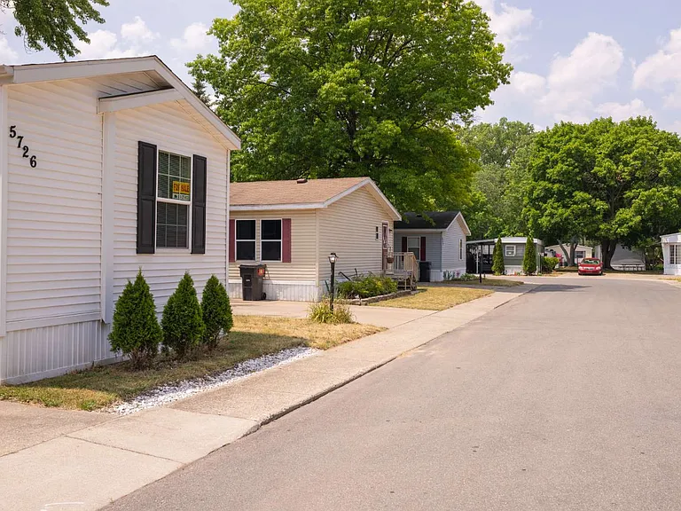 444 Bellewood St SE — Photo 5
