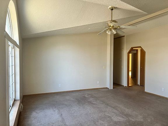 4th image of 1207 Robroyce St