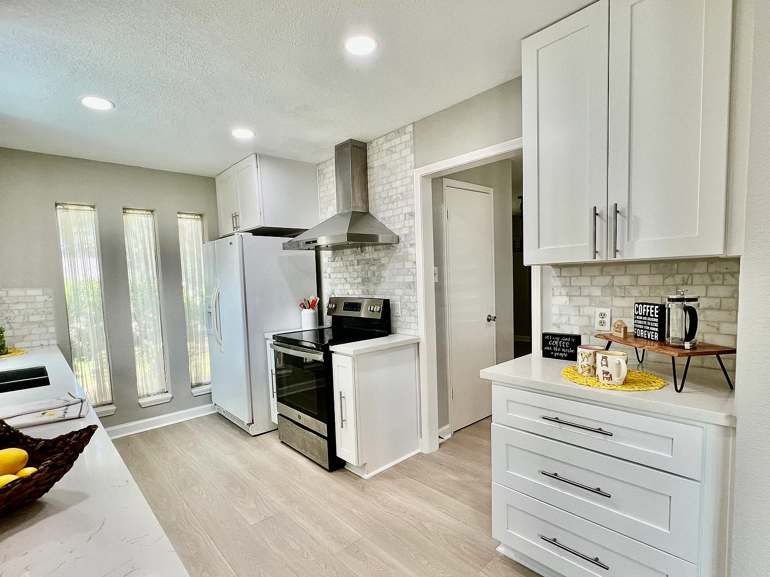 3 bed, 1966 sqft, $2,175 — Photo 3