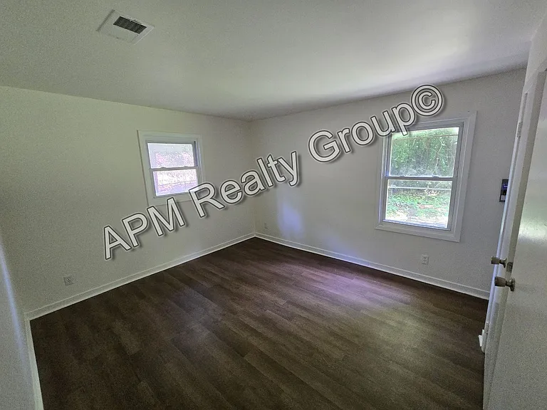 27 Bethune Ct — Photo 4