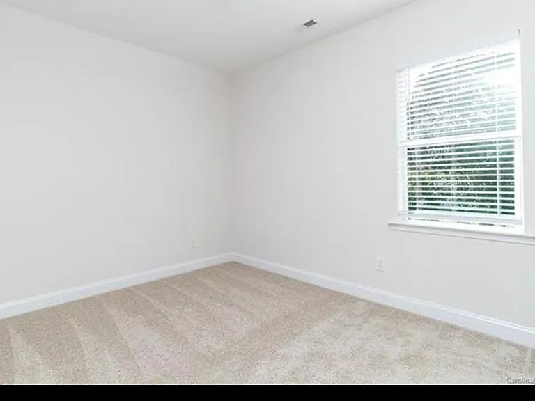 1430 Academy St — Photo 7