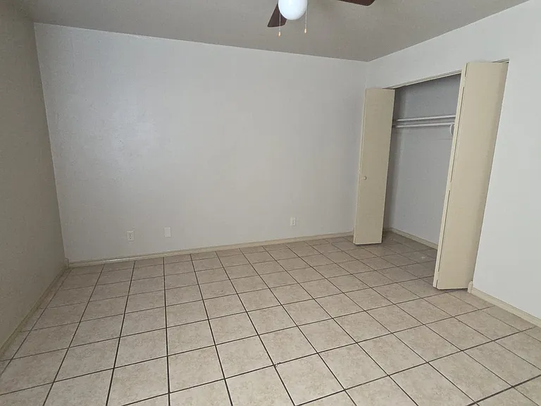 2219 E Travis St #206 — Photo 7