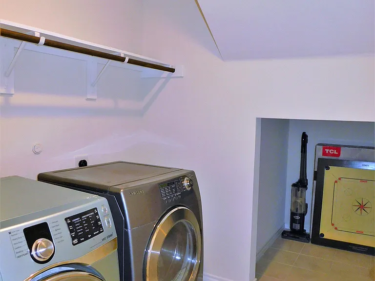 4025 Huntington Dr — Photo 13