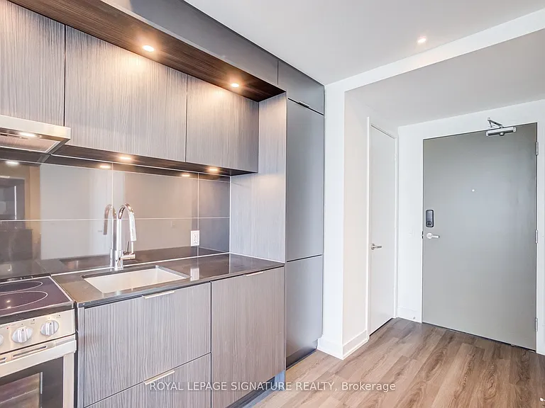 448 Burnhamthorpe Rd W #3807 — Photo 6