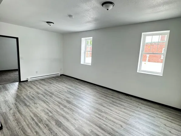 108 W Washington St, Millersburg, IN 46543