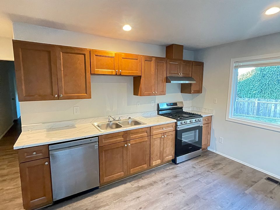 1st image of 1833 NE Hillaire Ct #A