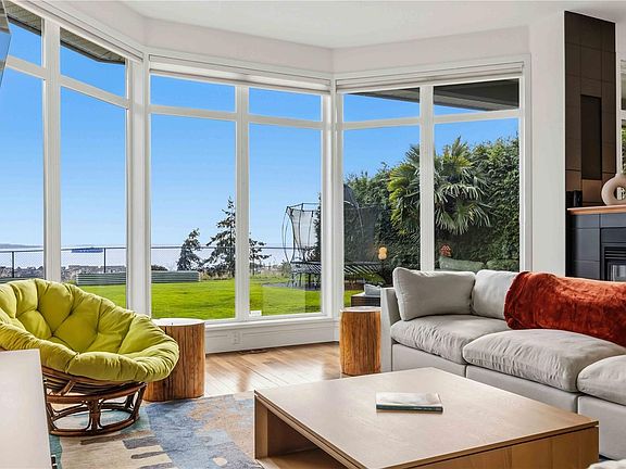 4th image of 3519 Promenade Cres