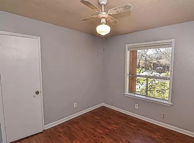 3 bed, 1.5 bath, 1479 sqft, $1,600 — Photo 3