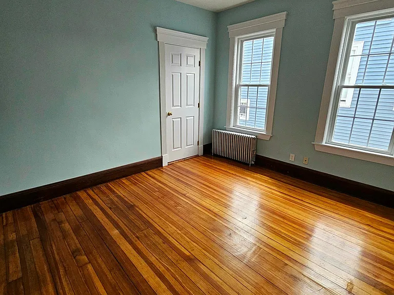 14 Gibson St #3 — Photo 5