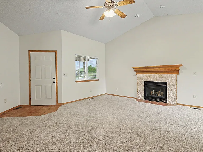 2316 N Shefford Cir — Photo 6