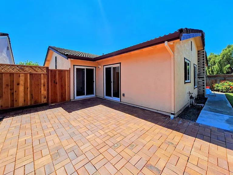 33955 Juliet Cir — Photo 13