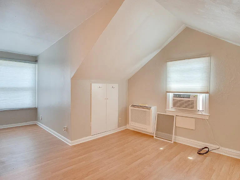 1613 E Jordan St — Photo 20