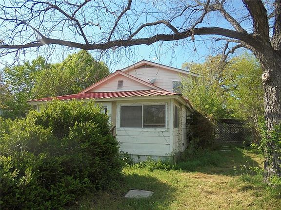 2nd image of 701 Home St