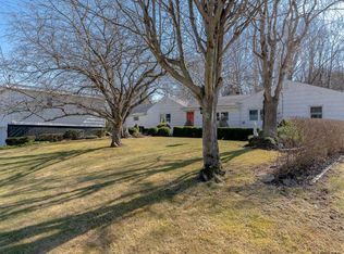 26 Parker Rd, Selkirk, NY 12158