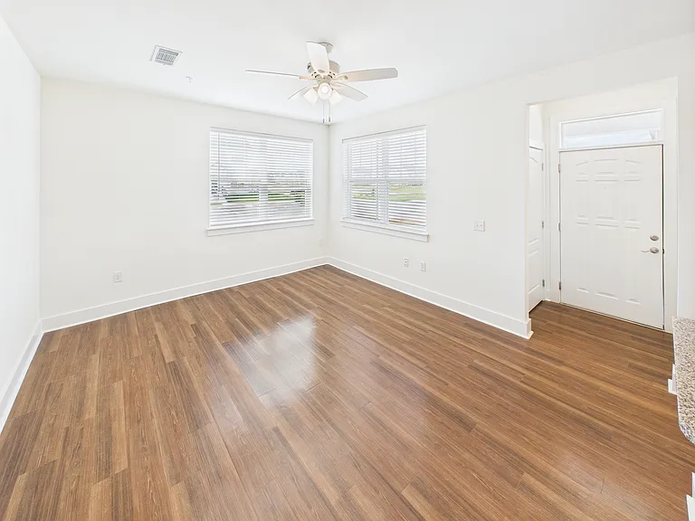1141 Champion Way #25-101 — Photo 4