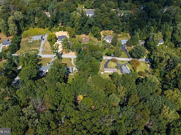 3rd image of 72 Spring Rd