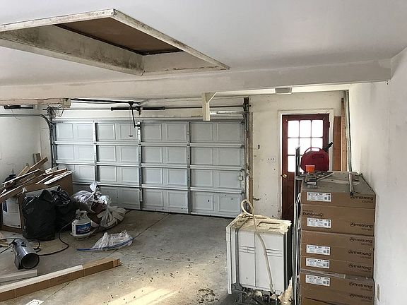 4th image of 425 Lehigh Rd