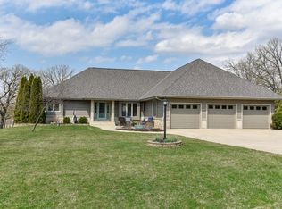 S94W23670 Kunzendorf Ct, Big Bend, WI 53103