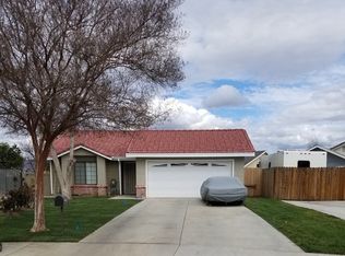560 Stockholm Ct, Hemet, CA 92545