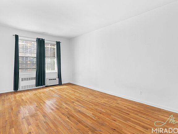3rd image of 320 E 50th St APT 4F