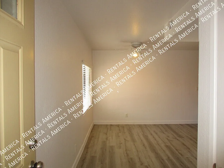 1 bedroom with washer and dryer! — Photo 3