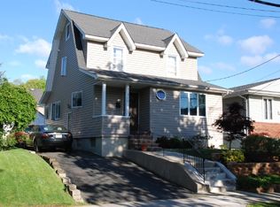 200 Harrington St, Bergenfield, NJ 07621