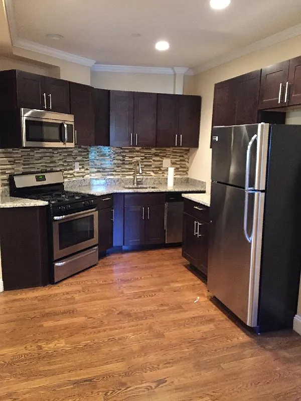 Building Photo - 2975 Washington St #1