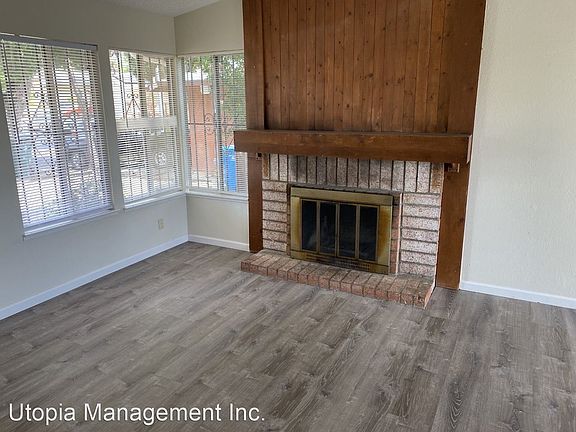 4th image of 381 Amber Ave