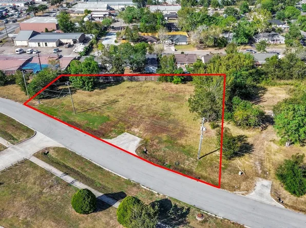 5441 Simsbrook Dr, Houston, TX 77045