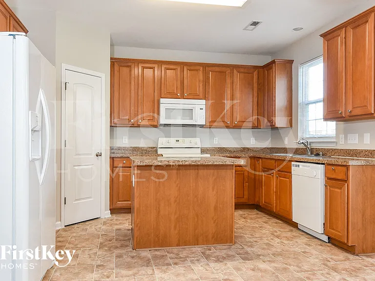 5293 Crosswinds Rd — Photo 6