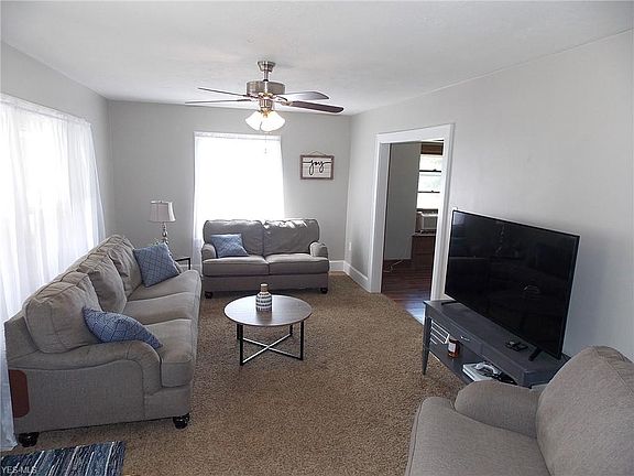 5th image of 158 Gordon Ave
