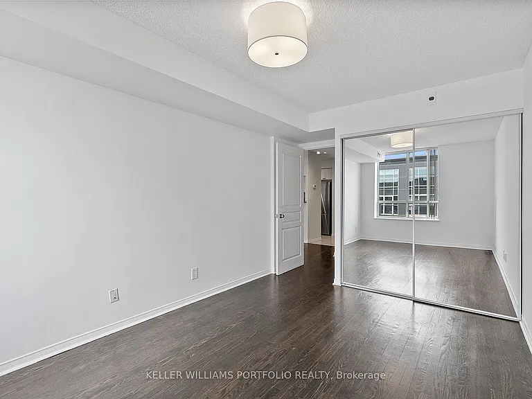 1829 Queen St E #408 — Photo 19